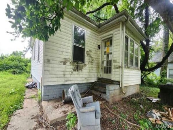 933 W Delmar Avenue , Godfrey, IL 62035