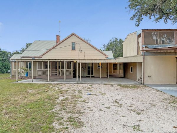 2722 ELLIS RD, Beeville, TX 78102
