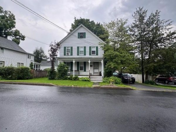 6 Fourth St, Sussex, NJ 07461