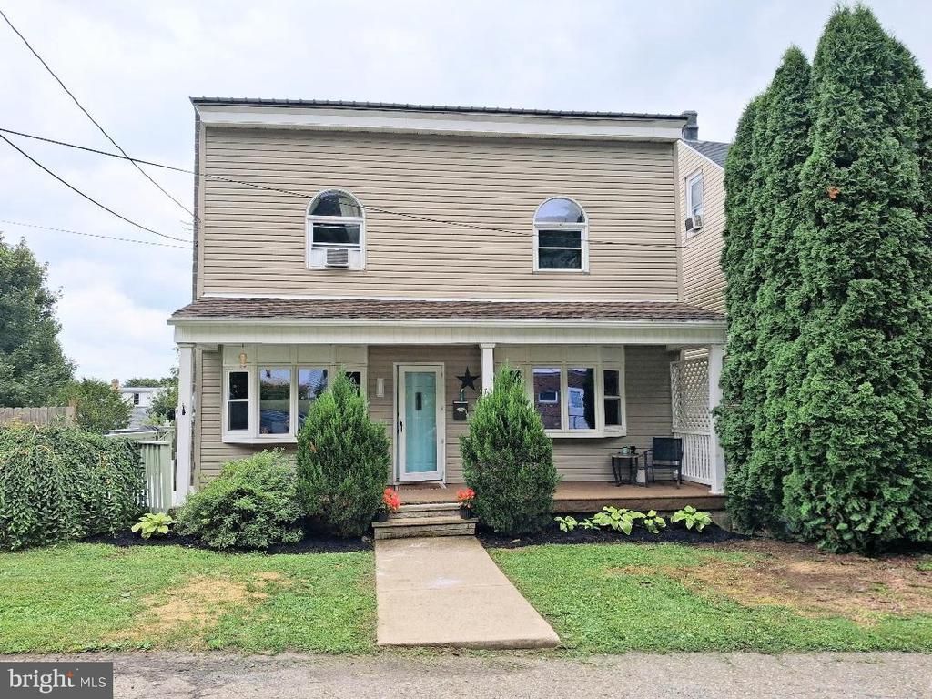 728 W JOHN STREET , FRACKVILLE, PA 17931