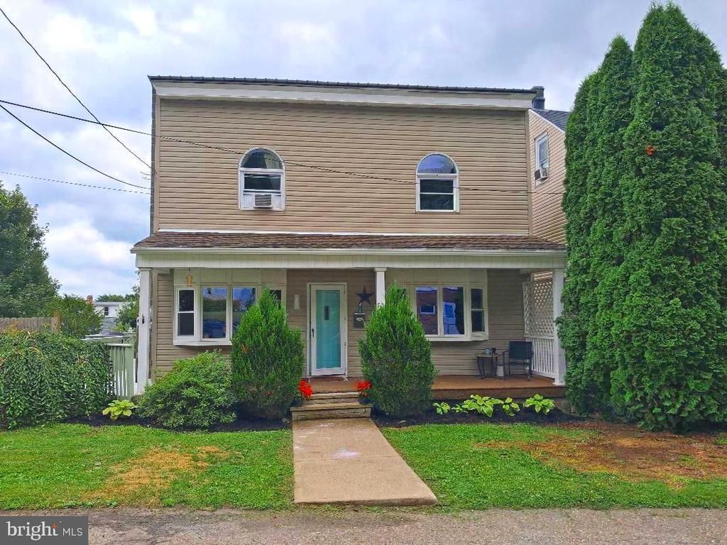 728 W JOHN STREET , FRACKVILLE, PA 17931