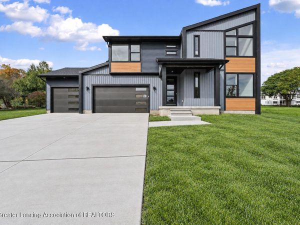 6819 Aberdeen Drive, Dimondale, MI 48821