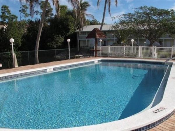 4619 Bayshore DR, Unit 4619, NAPLES, FL 34112