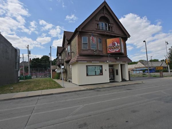 2625 W North AVENUE, Milwaukee, WI 53205