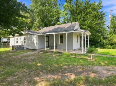 6520 N Broadway, Park City, KS 67219
