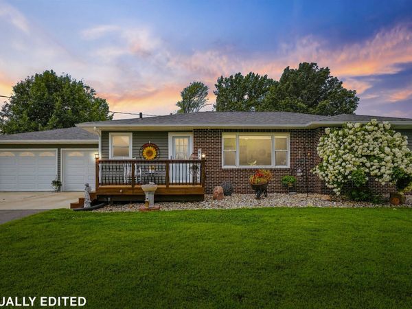 4043 R Avenue, Oelwein, IA 50662