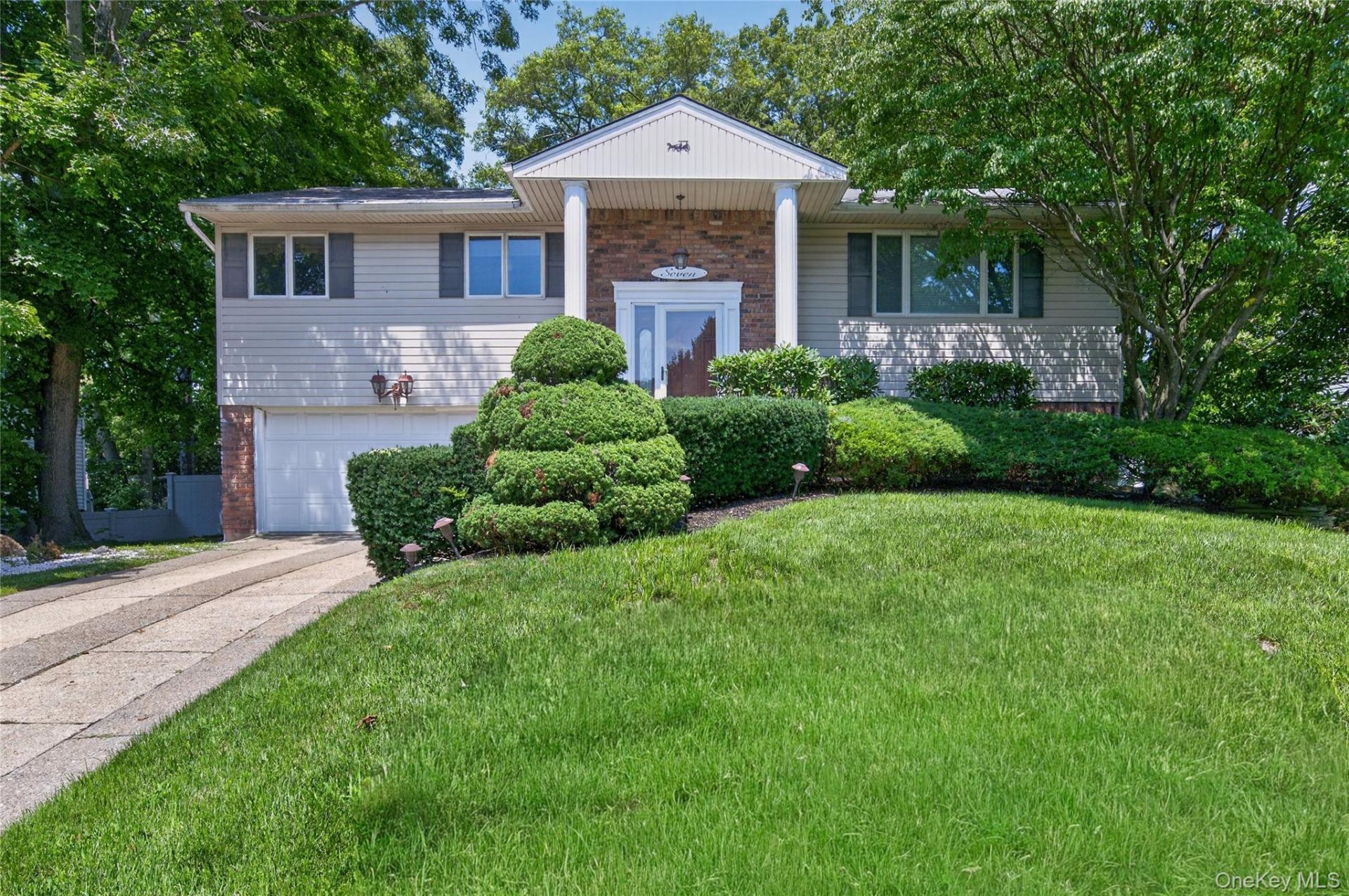 7 Chatham Road, Commack, NY 11725 Main Photo