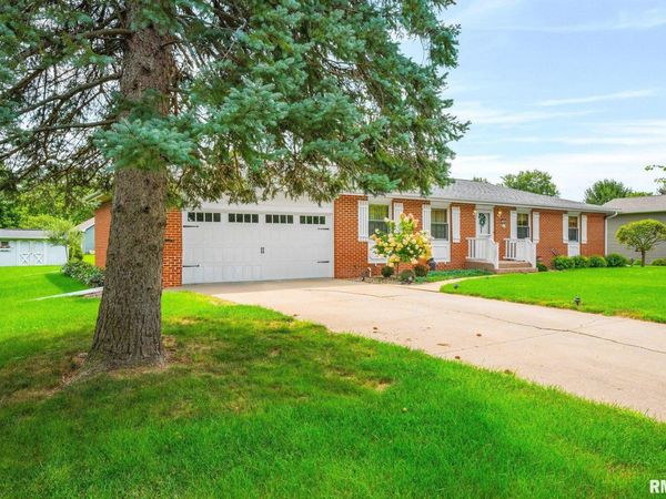 2909 LINCOLN PARK Drive, Galesburg, IL 61401