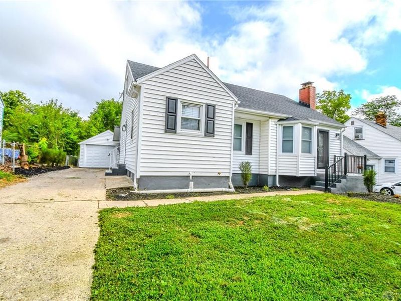 4227 Oakridge Drive, Dayton, OH 45417 Photo 2
