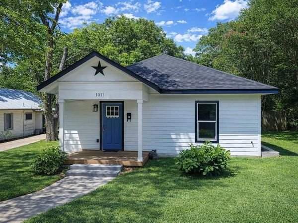 1017 E Washington Street, Paris, TX 75460