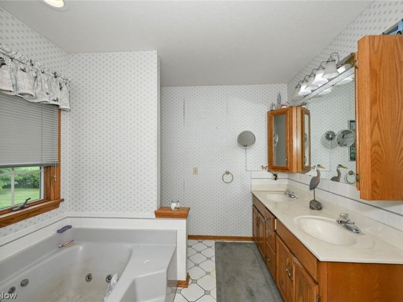 4429 Deerfield Avenue NW, North Lawrence, OH 44666 Photo 32
