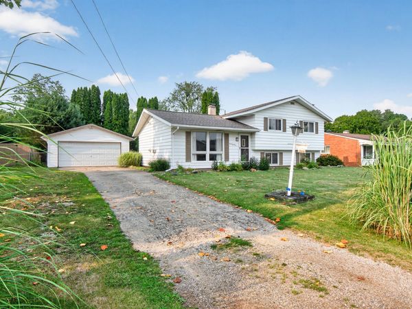 1286 W Southfield Drive, Jackson, MI 49203