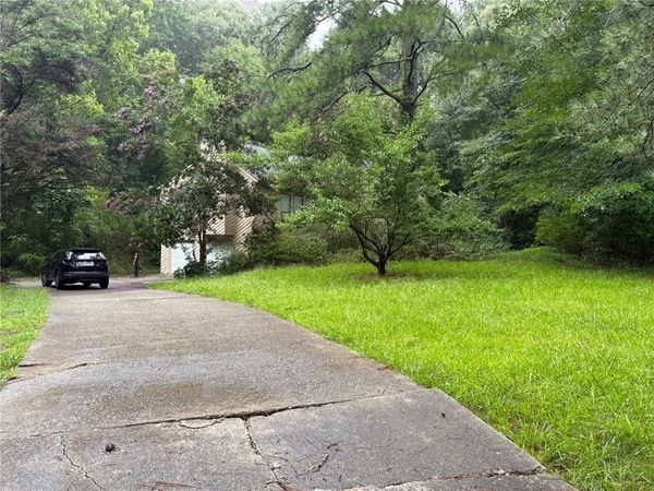 3919 Leach Road , Snellville, GA 30039