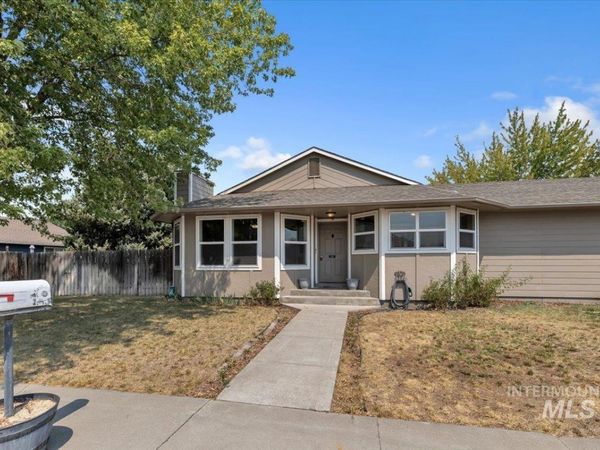 140 W 15th N, Mountain Home, ID 83647