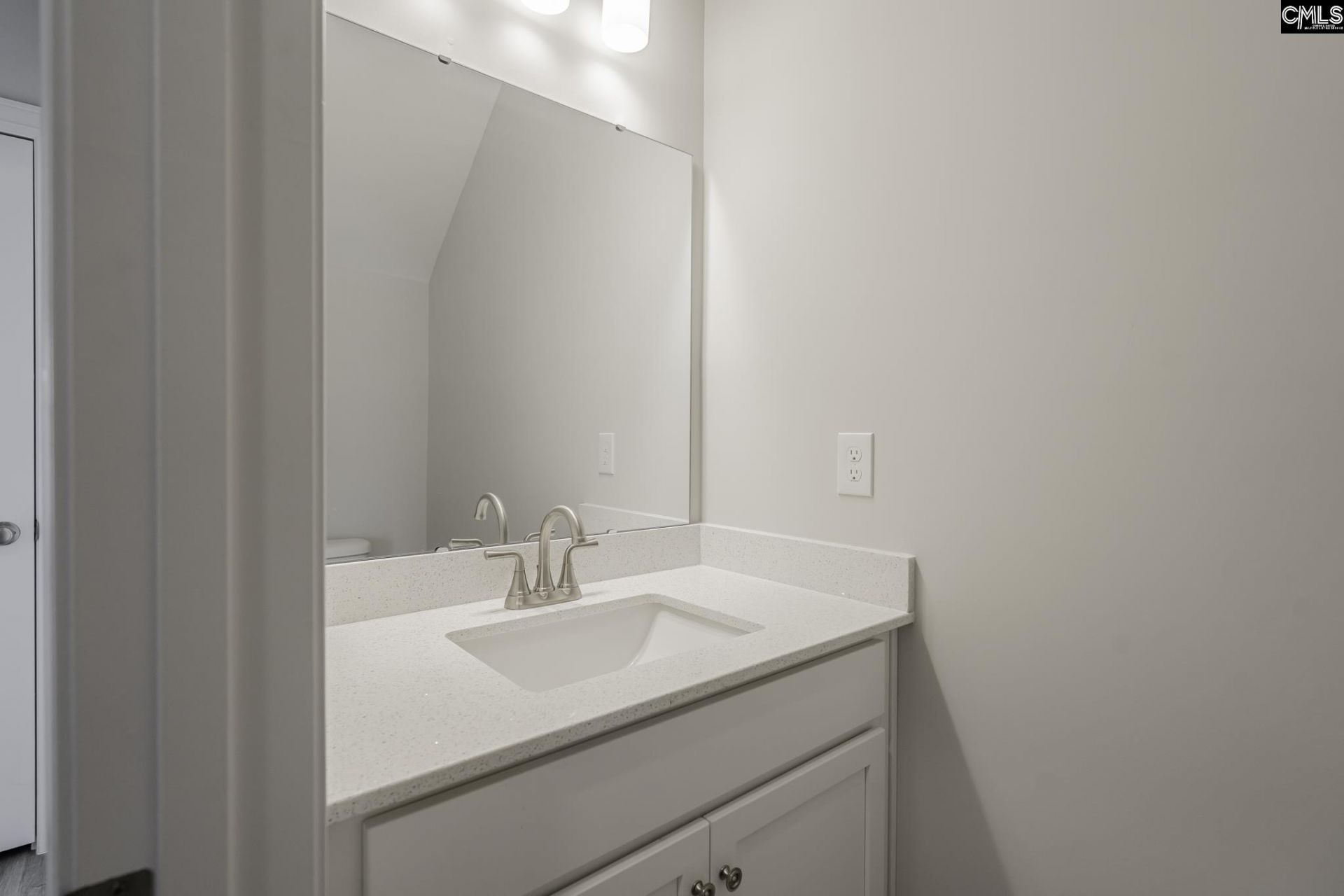 8 Sonja Way Photo 14