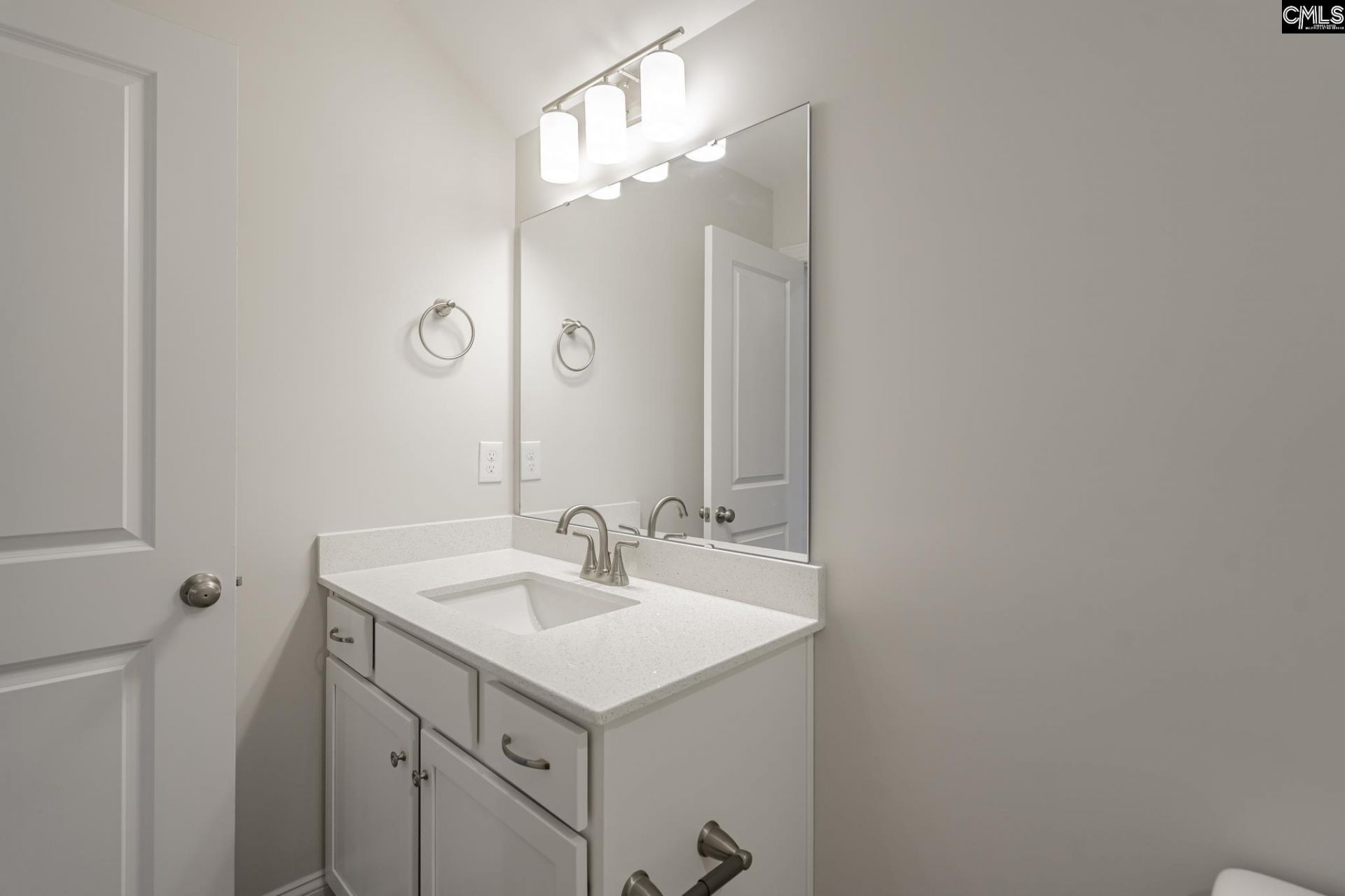 8 Sonja Way Photo 32