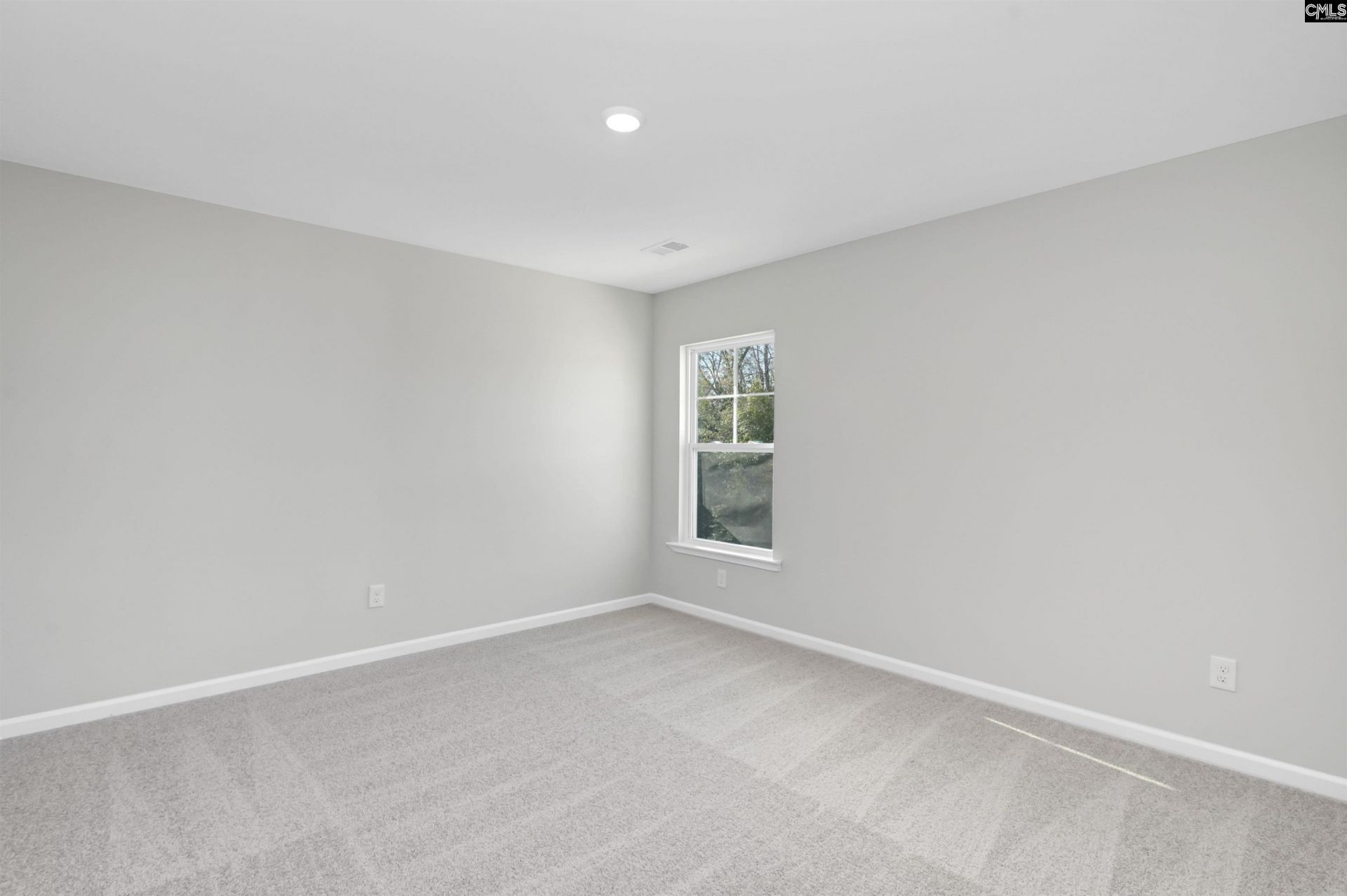 141 Middlesex Court Photo 15