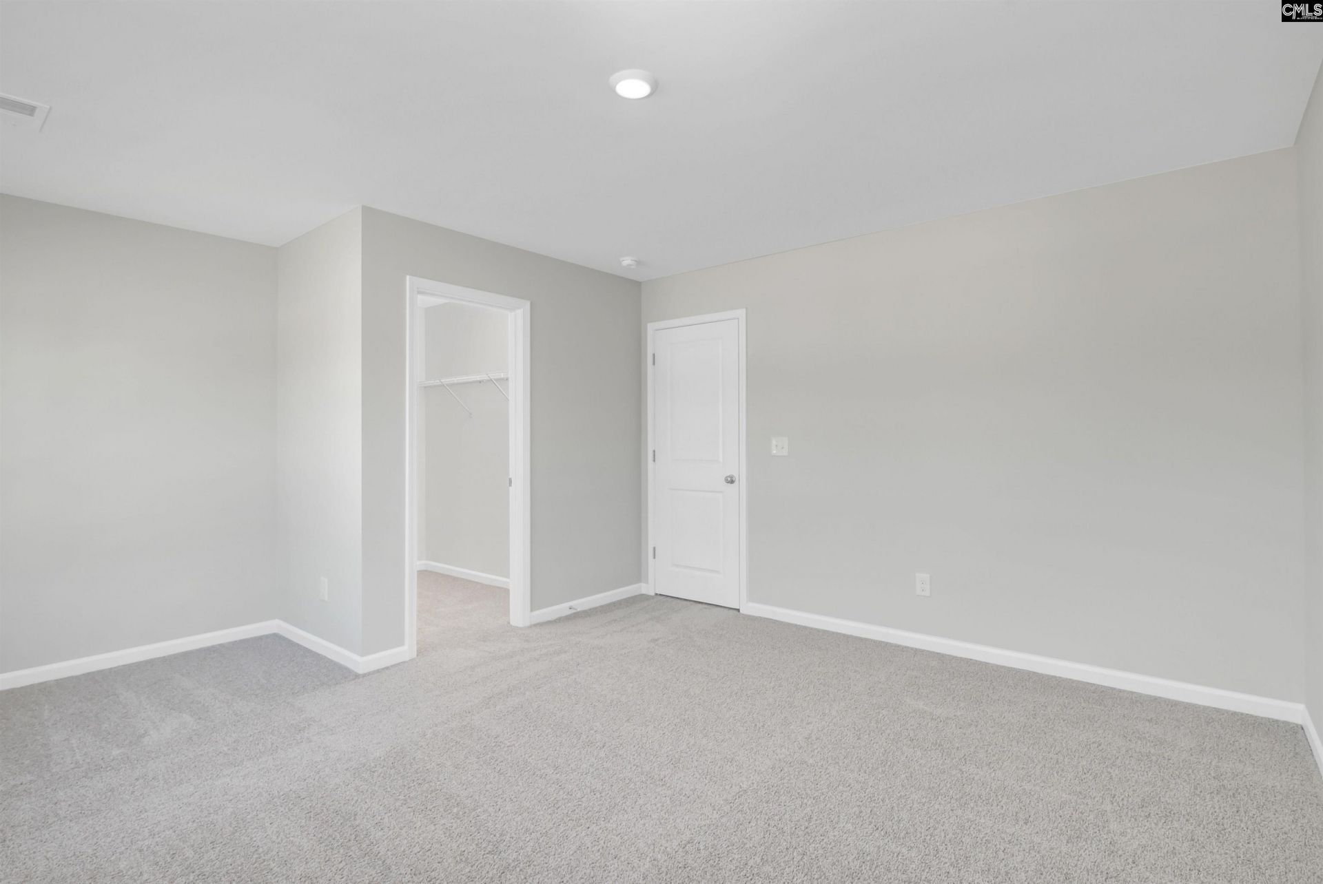 141 Middlesex Court Photo 16