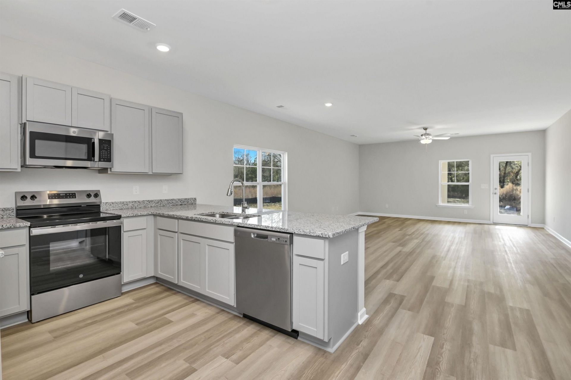 141 Middlesex Court Photo 4
