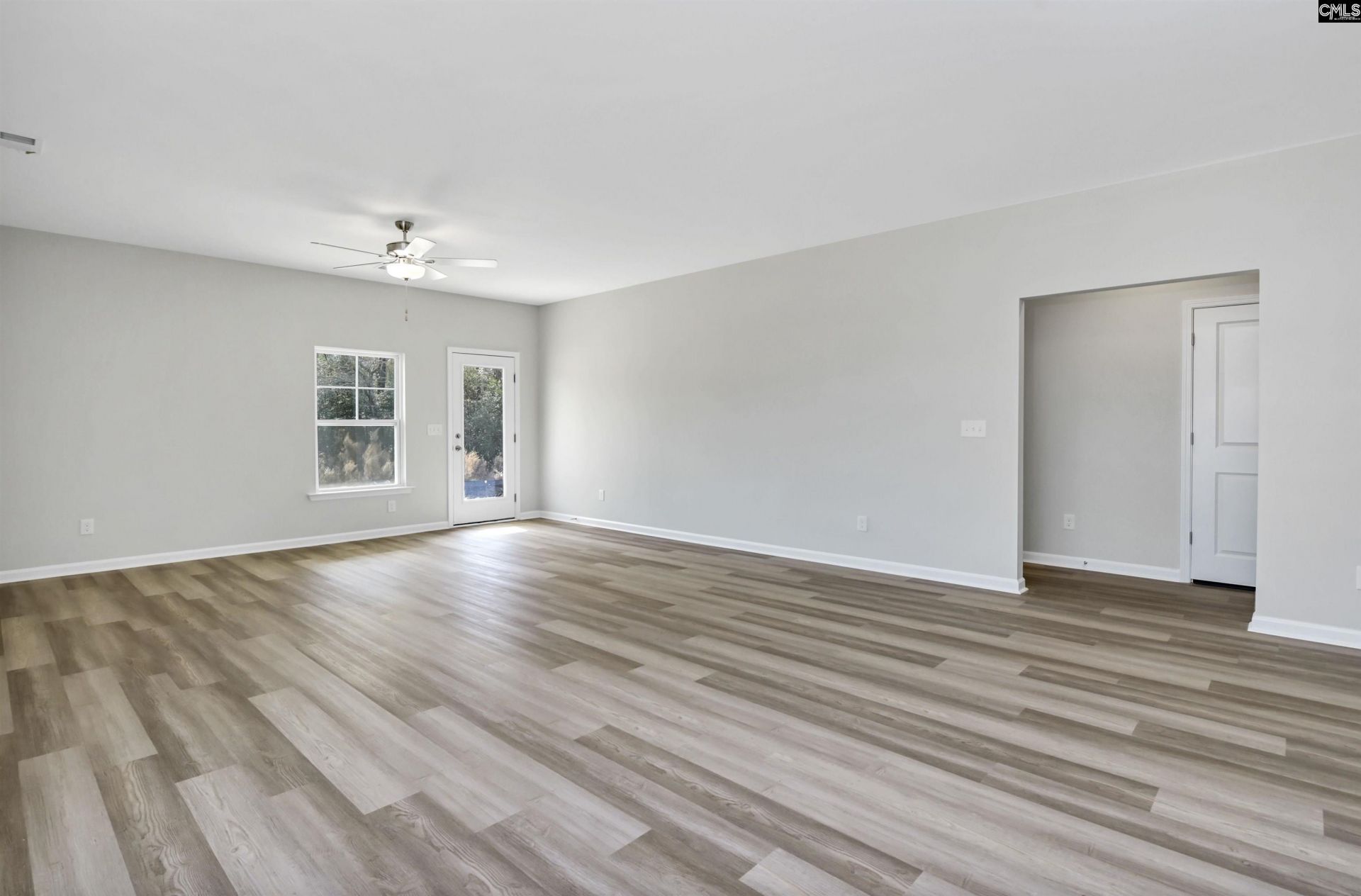 141 Middlesex Court Photo 6