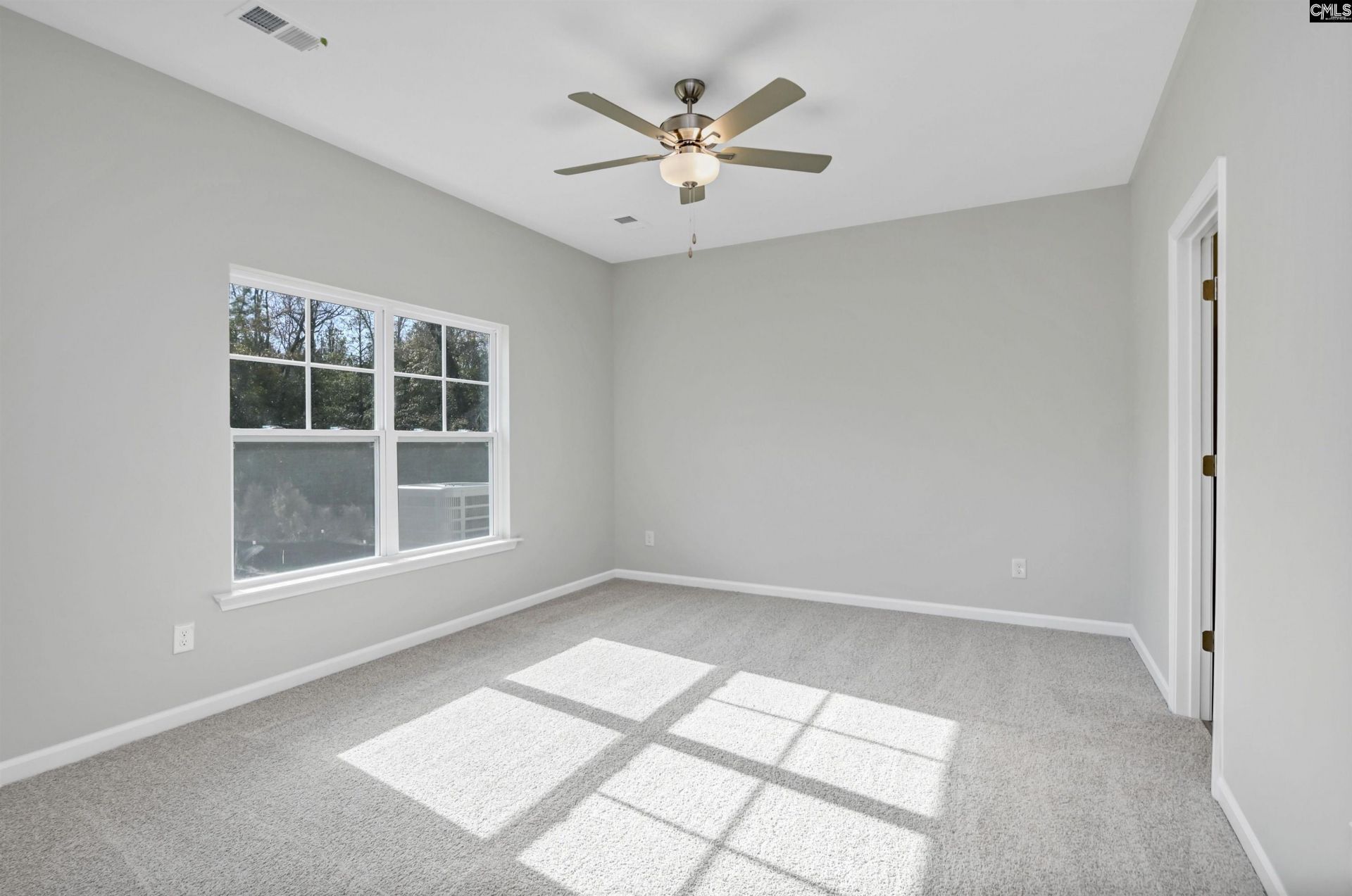141 Middlesex Court Photo 8