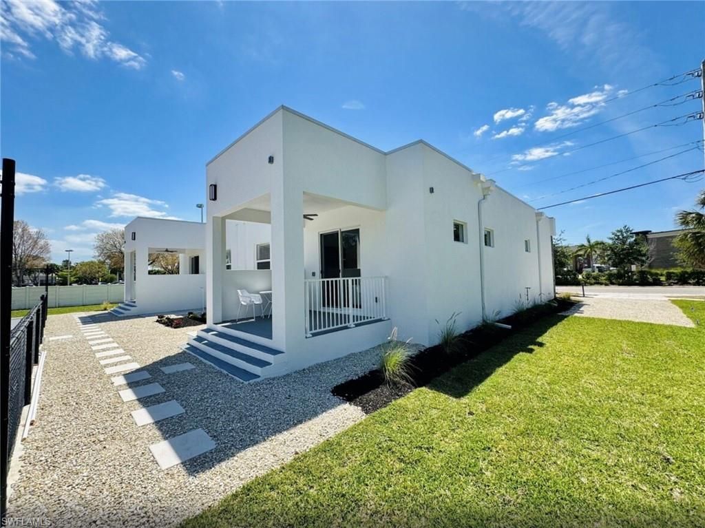 2479 Shadowlawn Dr , Naples, FL 34112 Photo