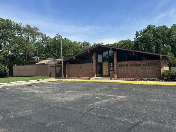 1645 Blackhawk Blvd, South Beloit, IL 61080