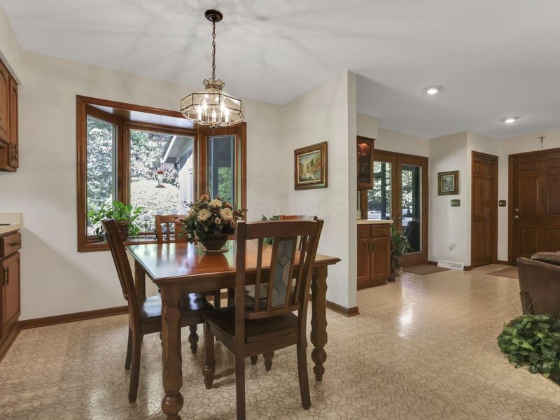 689 Howell Drive, Newark, OH 43055 Photo 12