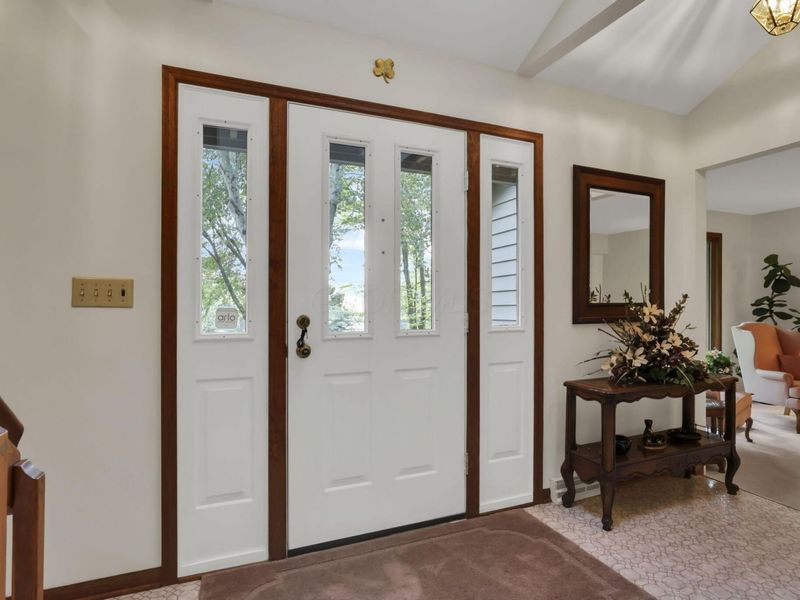 689 Howell Drive, Newark, OH 43055 Photo 2