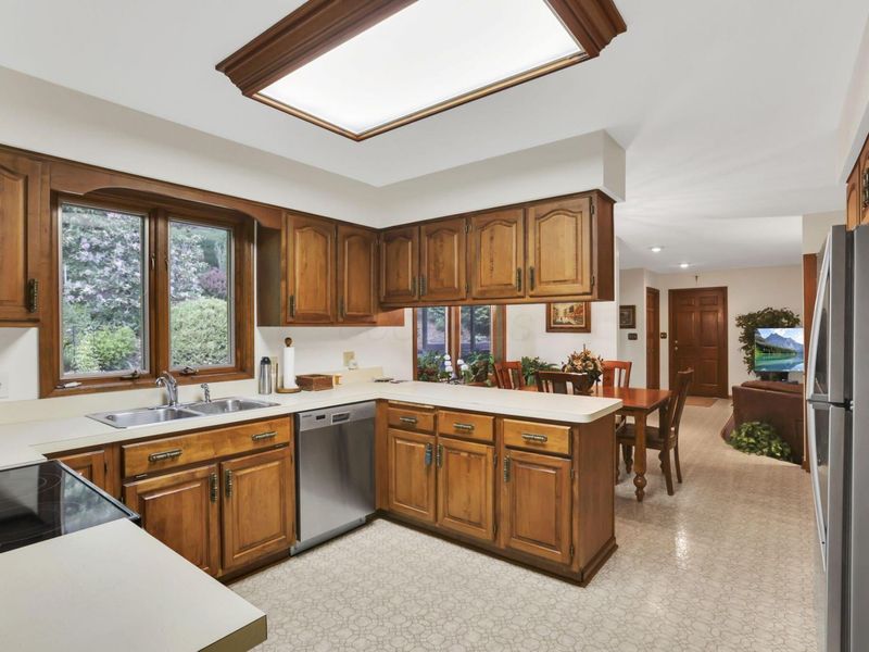689 Howell Drive, Newark, OH 43055 Photo 8