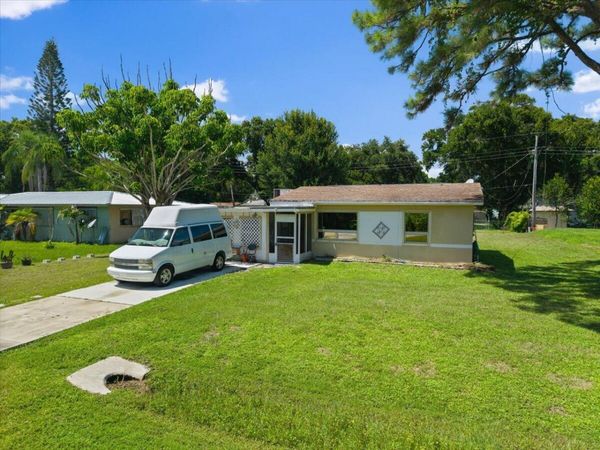 7902 HAMILTON Avenue, Fort Pierce, FL 34951