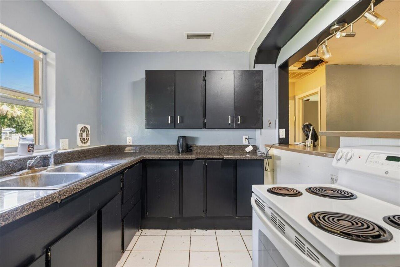 7902 Hamilton Avenue, Fort Pierce, FL 34951 Photo