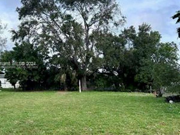 710 SW 3rd Pl , Dania Beach, FL 33004