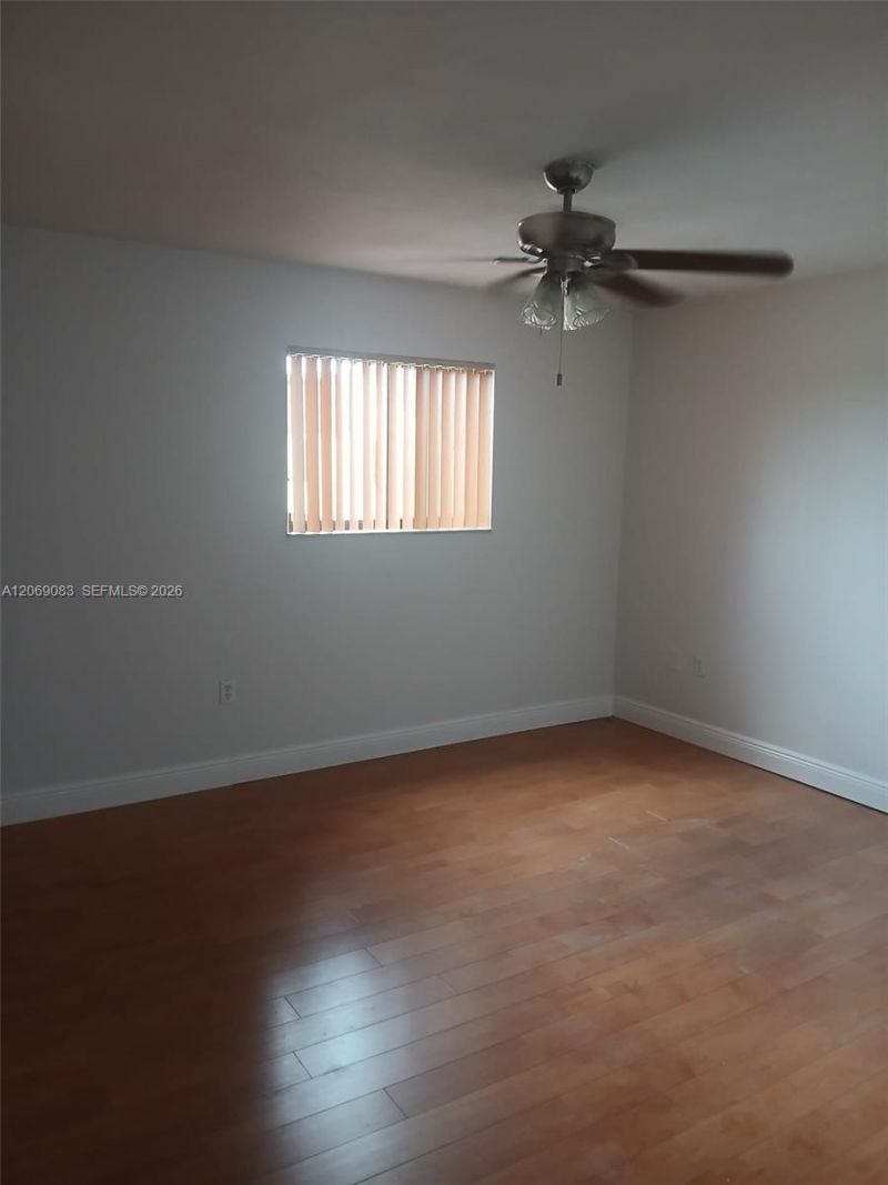 2409 W 52nd Pl, Unit 5-2, Hialeah, FL 33016 Photo