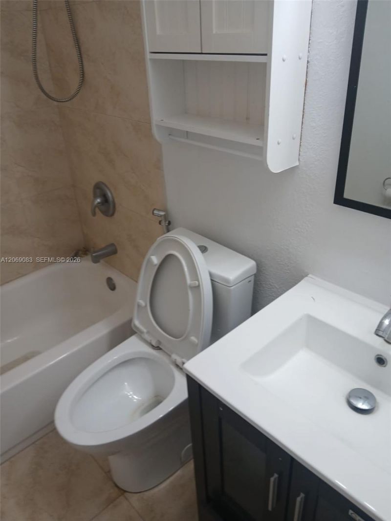 2409 W 52nd Pl, Unit 5-2, Hialeah, FL 33016 Photo
