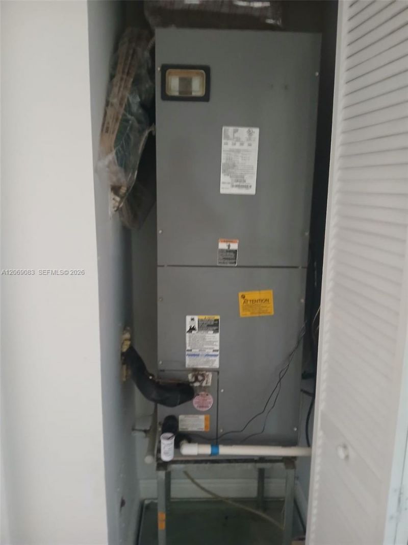 2409 W 52nd Pl, Unit 5-2, Hialeah, FL 33016 Photo