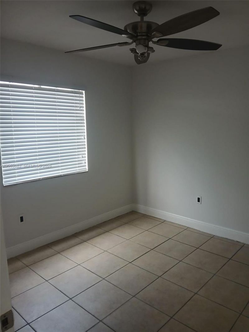 2409 W 52nd Pl, Unit 5-2, Hialeah, FL 33016 Photo