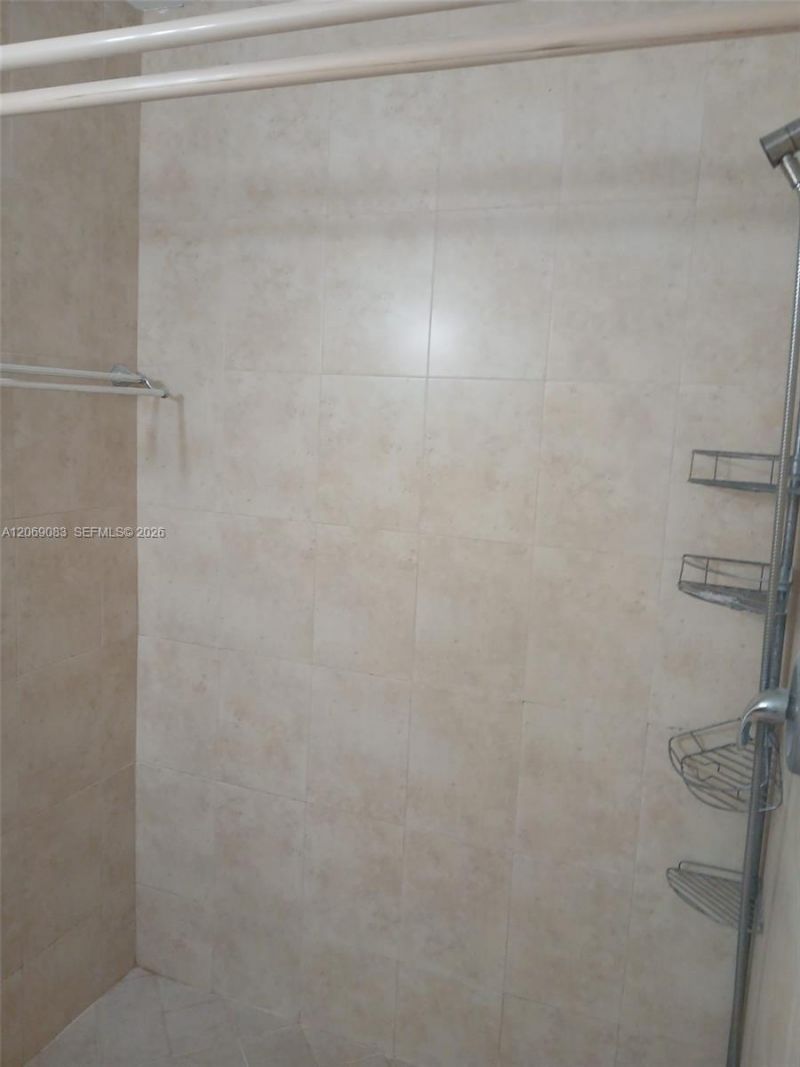 2409 W 52nd Pl, Unit 5-2, Hialeah, FL 33016 Photo