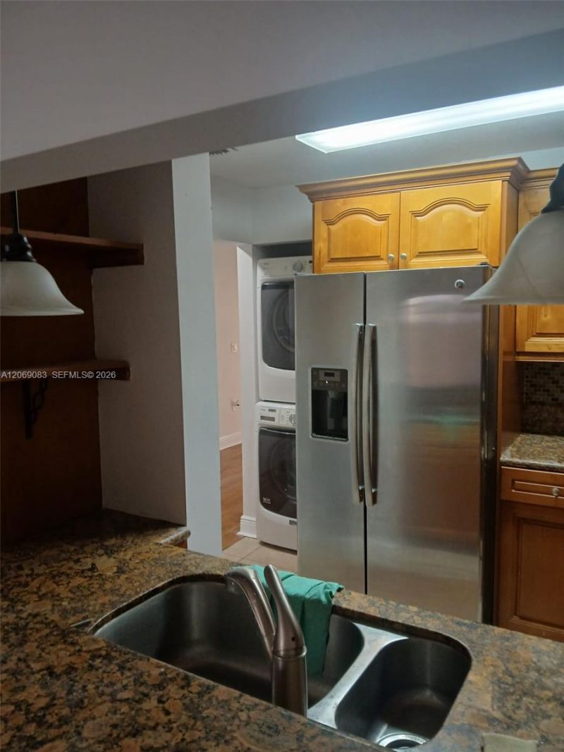 2409 W 52nd Pl, Unit 5-2, Hialeah, FL 33016 Photo