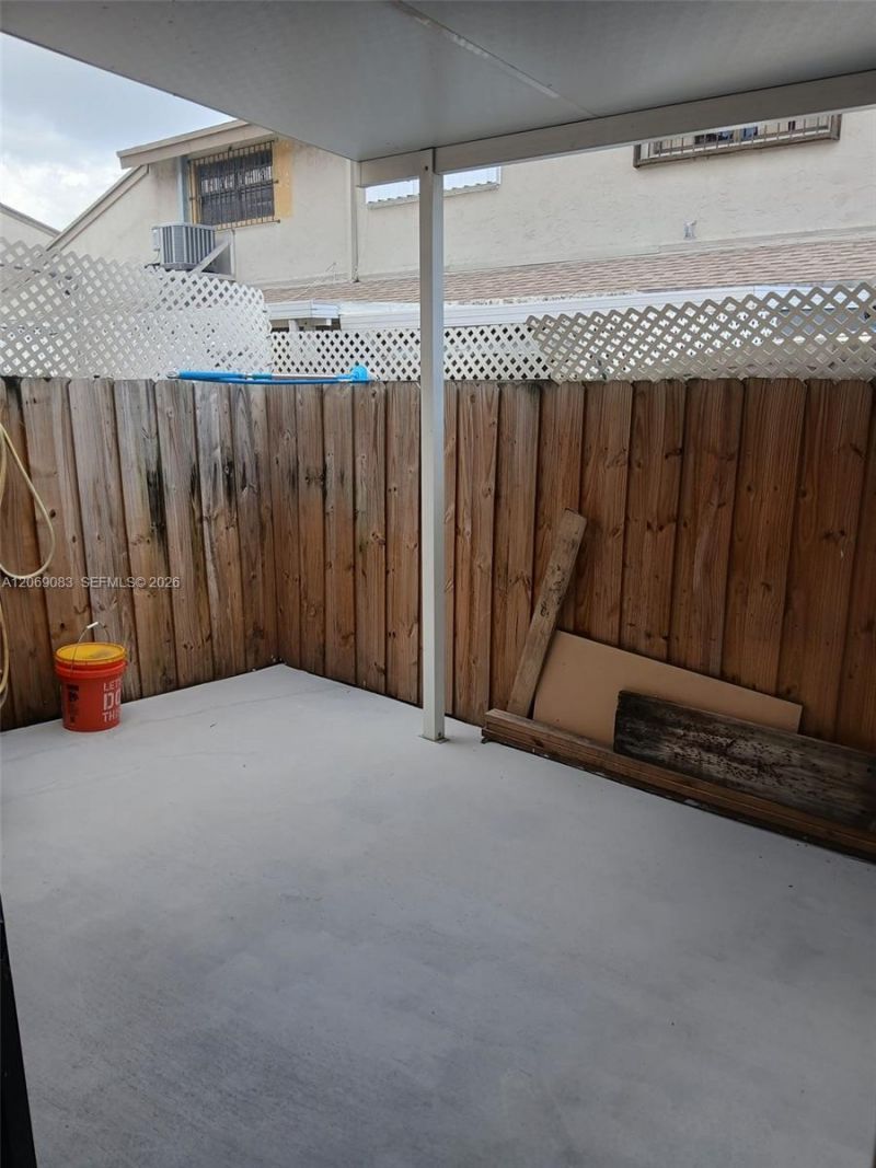 2409 W 52nd Pl, Unit 5-2, Hialeah, FL 33016 Photo