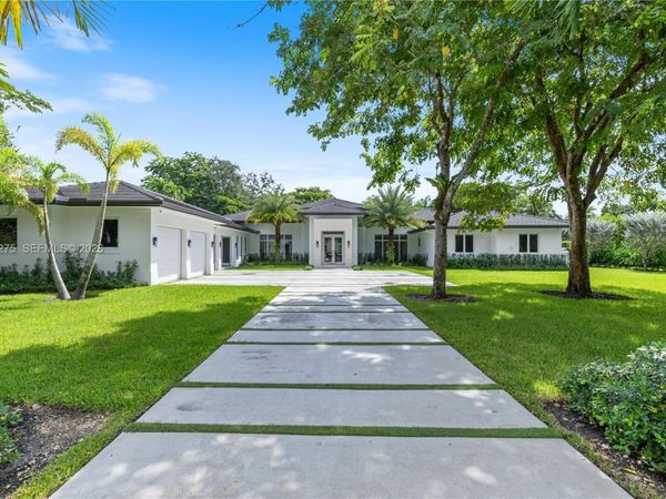 9025 SW 114th St, Miami, FL 33176