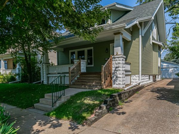 1611 24th Street , Rock Island, IL 61201