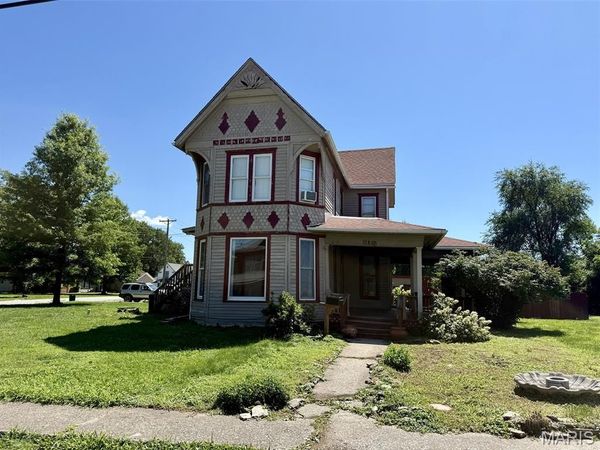 219 N Main Cross Street , Bowling Green, MO 63334