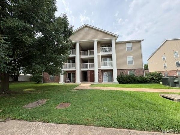 660 Materdie Lane , Unit 303, Florissant, MO 63031