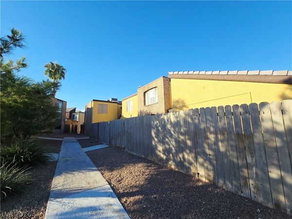1534 Hialeah Drive, Unit D, Las Vegas, NV 89119