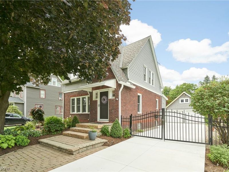 2045 Lorena Avenue, Akron, OH 44313 Photo 2