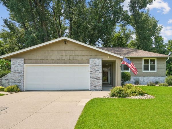 419 Green Valley Terrace SE, Cedar Rapids, IA 52403