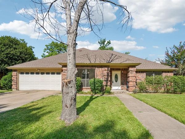 5629 Puerto Vallarta Drive, North Richland Hills, TX 76180