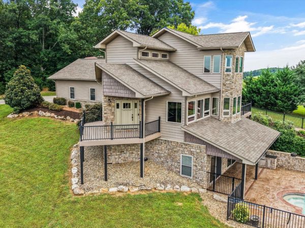 1041 Hilltop Lane, Kodak, TN 37764
