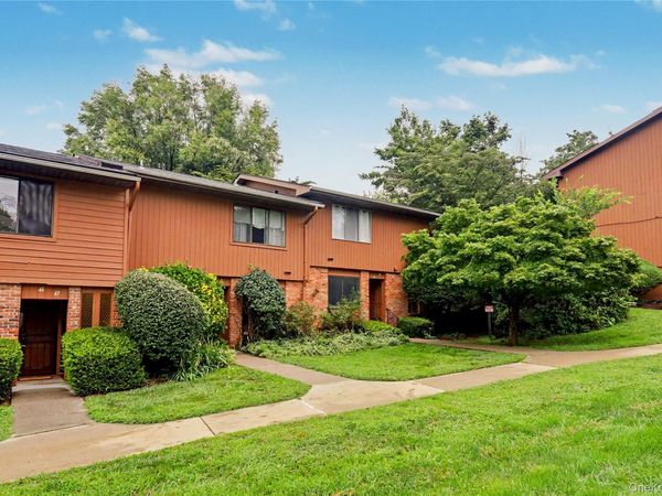 42 Coachlight Square, Montrose, NY 10548